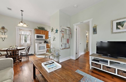 Bay St Louis Cottage | Carroll House Cottages
