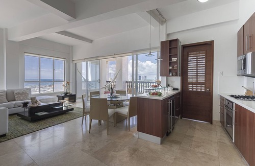 Castillogrande Apartment | Cartagena Apartment: Luxury Colonial Oasis