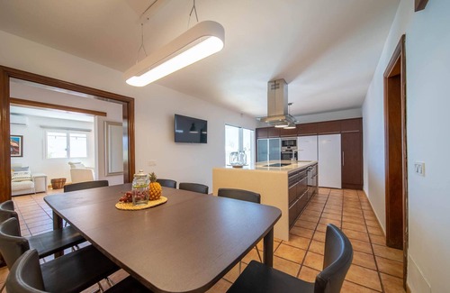 Puerto del Carmen Villa | Cartamar | Newly refurbished detached villa with lots of outdoor space