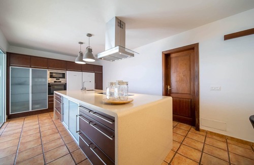 Puerto del Carmen Villa | Cartamar | Newly refurbished detached villa with lots of outdoor space
