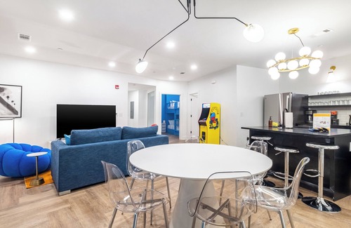 Historic Edgefield Apartment | Carter #206 by AvantStay | Mins to Downtown
