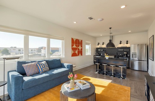 Historic Edgefield Apartment | Carter #405 by AvantStay | 4BR + Balcony