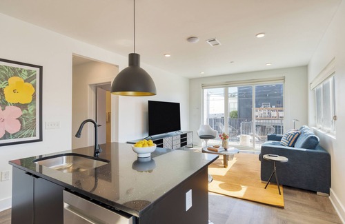 Historic Edgefield Apartment | Carter #405 by AvantStay | 4BR + Balcony