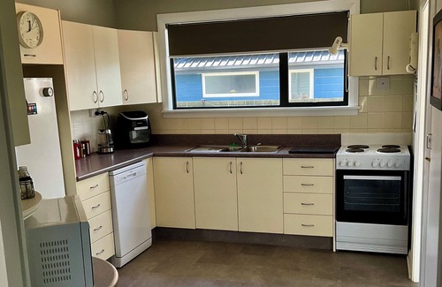 Blenheim House | Carter's Cottage - Blenheim Holiday Home