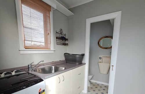 Blenheim House | Carter's Cottage - Blenheim Holiday Home