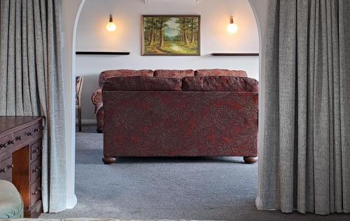 Blenheim House | Carter's Cottage - Blenheim Holiday Home