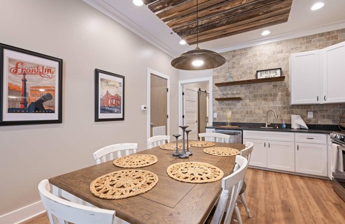 Franklin Condo | Carters Court Grand Escape