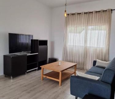 Nazaret Apartment | Casa Abubilla, Tu Refugio con Jardín y Terraza en el Corazón de Lanzarote
