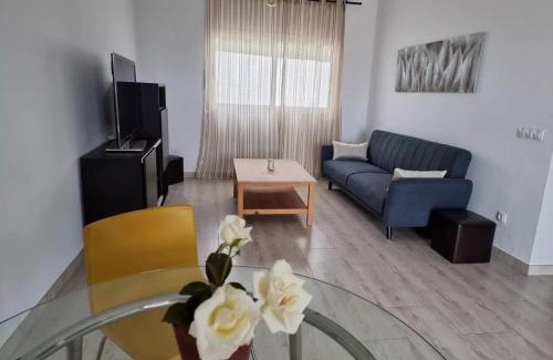 Nazaret Apartment | Casa Abubilla, Tu Refugio con Jardín y Terraza en el Corazón de Lanzarote