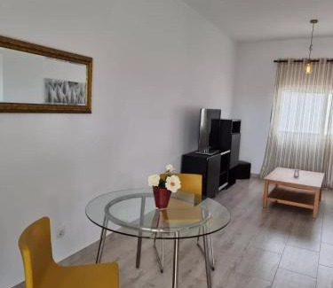 Nazaret Apartment | Casa Abubilla, Tu Refugio con Jardín y Terraza en el Corazón de Lanzarote