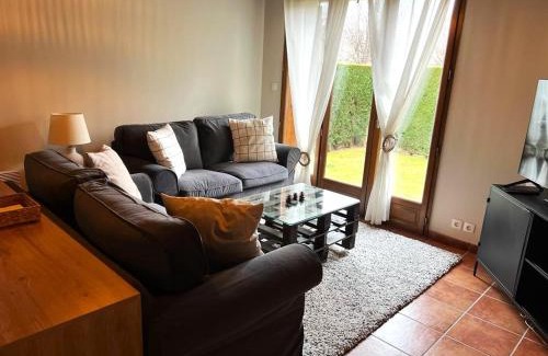 Estavar House | Casa Adosada con jardín y Wifi en Estavar