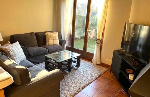 Estavar House | Casa Adosada con jardín y Wifi en Estavar