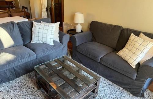 Estavar House | Casa Adosada con jardín y Wifi en Estavar