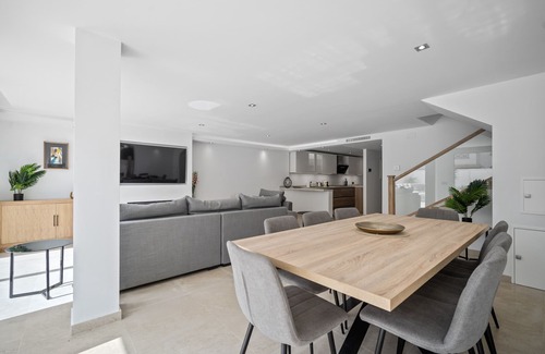 Golden Mile House | Casa Adriana