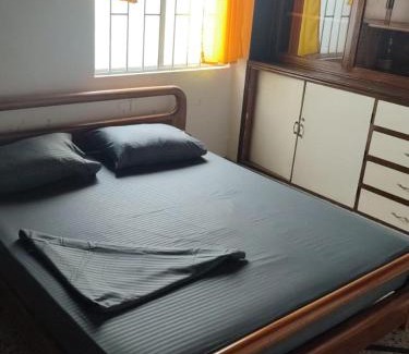 Estadio House | Casa Almarita - Hostal, Bar y Restaurante