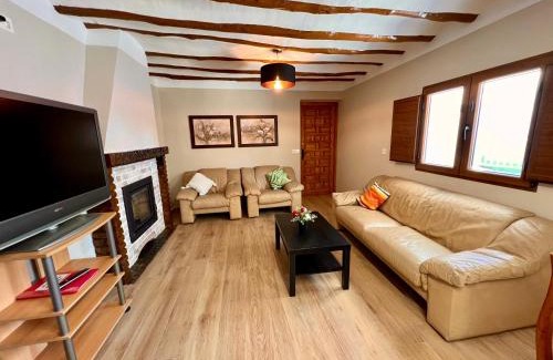 Moratalla Ski Chalet | Casa AMARILLA 3 RAPIA