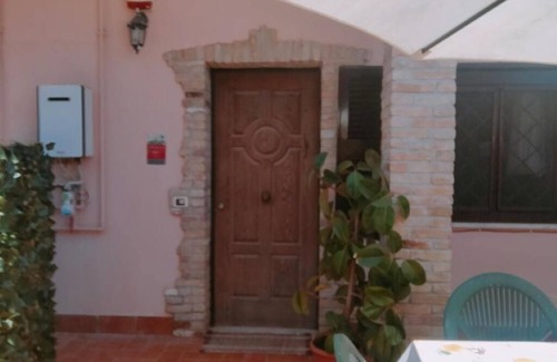 Zona XXXIV Casal Palocco House | Casa Ambretta in un contesto tranquillo. Patio esterno. Ottimi collegamenti