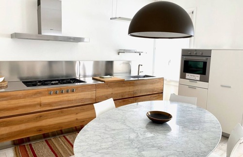 Santa Croce Apartment | Casa Anna - elegance - brightness - canal view