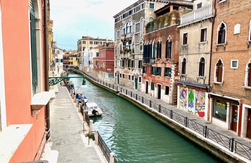 Santa Croce Apartment | Casa Anna - elegance - brightness - canal view