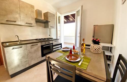 Torre San Giovanni Apartment | Casa Ariel - Intimo appartamento con balcone
