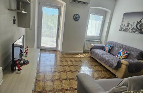 La Foce House | Casa Arcobaleno - giardino e parcheggio gratuito