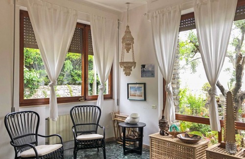 Portovenere Apartment | Casa Arnella - Two Bedroom Apartment, Sleeps 6