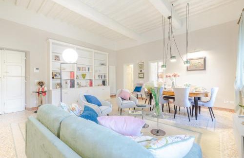 Lucca Historical Center Apartment | CASA ARNOLFO: Where Heritage Meets Modernity
