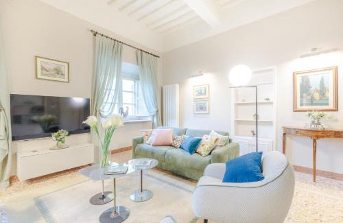 Lucca Historical Center Apartment | CASA ARNOLFO: Where Heritage Meets Modernity