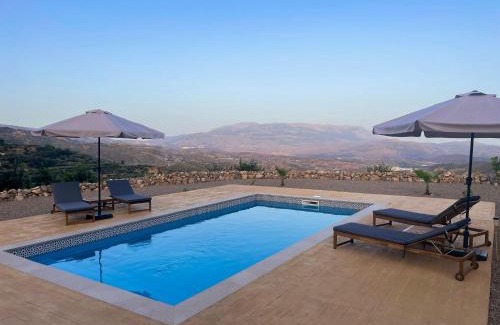 Valor House | Casa Astrid at Vista de Valor - Off Grid & Private Pool