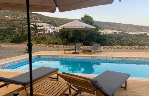 Valor House | Casa Astrid at Vista de Valor - Off Grid & Private Pool
