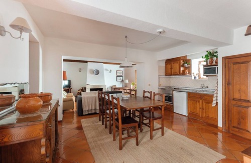 Tomar Apartment | Casa Avó Genoveva, 10km from Tomar. 2 bedroom apartment on a farm. 4-8 people, pets welcome