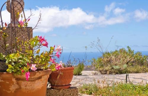 La Sabinita House | Casa Azul, Arico Viejo La Sabinita - Baden, wandern, klettern, Individualurlaub jenseits des Massentourismus,
