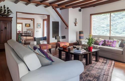 Suba House | Casa Azul - Casa de Lujo Bogotá