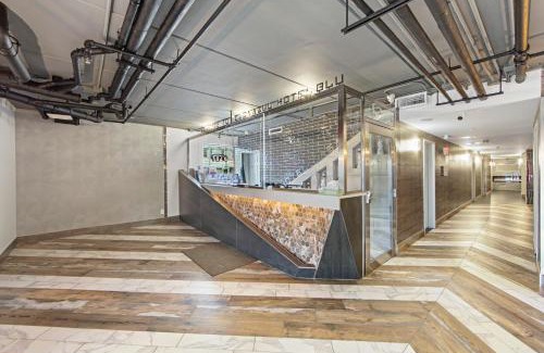 Queens Hotel | Casa Azul Hotel Blu-UBS Arena