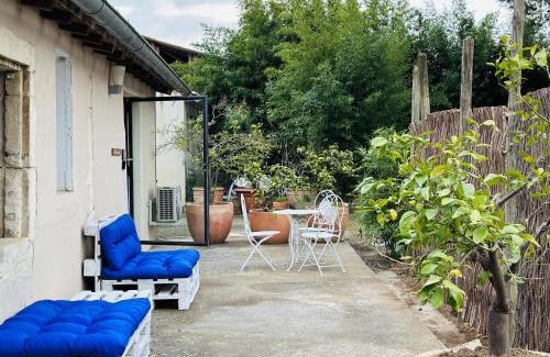 Costieres Apartment | CASA AZUL - jardin, calme, tennis