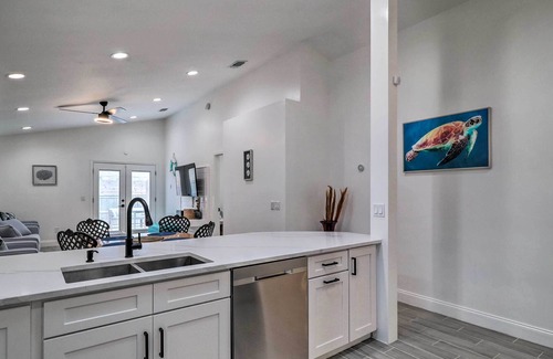Dolphin's Cove House | ‘Casa Azul’ Modern Ponte Vedra Beach Bungalow