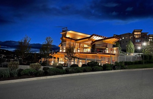Central Okanagan Condo | Casa Azul! Pool, Hot Tub, Mountain & Lake Views!