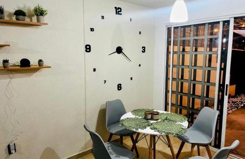 Leon House | Casa B Héroes León