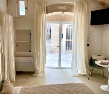 Centro Storico Apartment | Casa B68 Piano Terra by Travel with Gianni