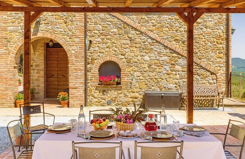 Citta della Pieve Villa | CASA BAIOCCO 9 - PRIVATE VILLA WITH HEATED POOL AND JACUZZI