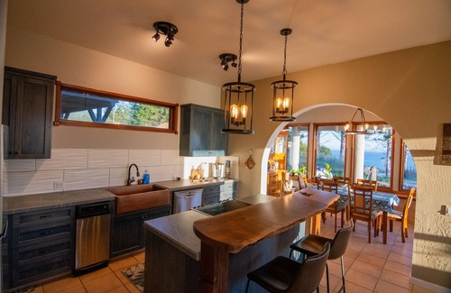 Shelter Cove House | Casa Ballena of the Lost Coast