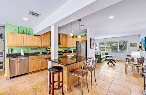 Southside House | Casa Balsinde - Delight in a Private Pool in the Southern End of West Palm