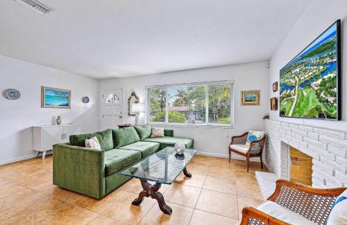 Southside House | Casa Balsinde - Delight in a Private Pool in the Southern End of West Palm