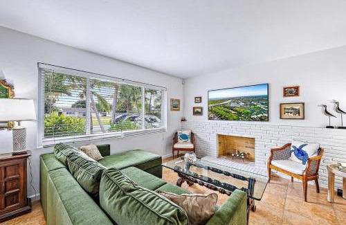 Southside House | Casa Balsinde - Delight in a Private Pool in the Southern End of West Palm