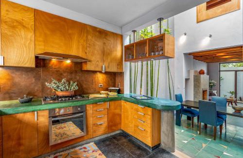 Allende House | Casa Bamboo