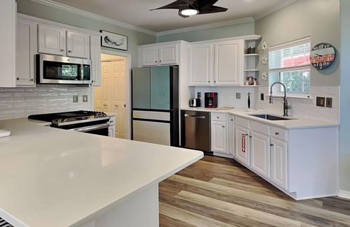 Avalon Beach Estates House | Casa Bao | Community Pool + Pet-Friendly + 4 Adult Bikes Included