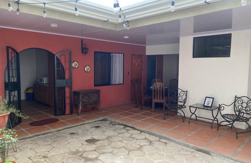 San Antonio de Belen House | Casa bella , amplia y cómoda a 5 minutos del aeropuerto . Alajuela centro.