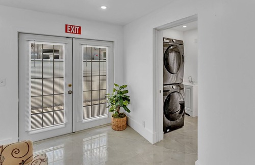 Driftwood House | Casa Bella1:Private Jacuzzi, Pool table, Hardrock