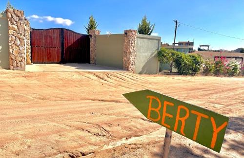 Valle de Guadalupe Hotel | Casa Berty 5
