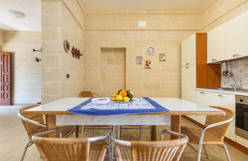 San Pietro in Bevagna House | Casa Biancomare by BarbarHouse